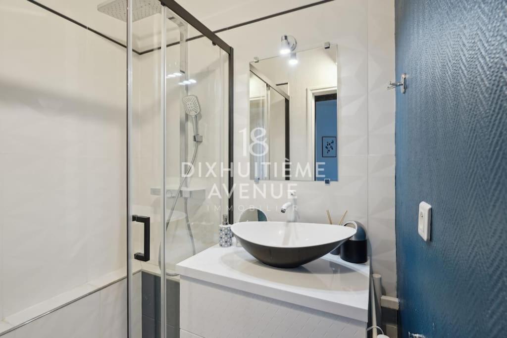 Modernite Et Confort A Montmartre
